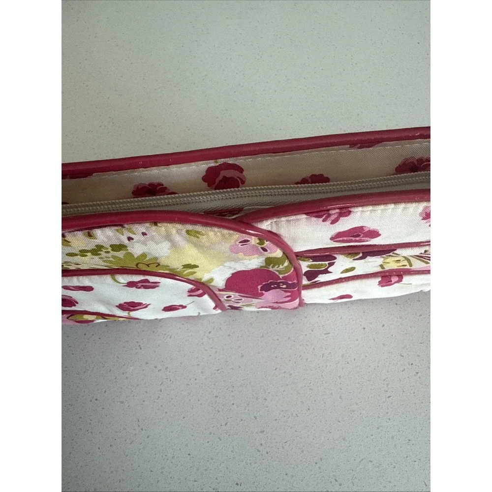 VERA BRADLEY Clutch Wristlet MAKE ME BLUSH Wristlet Clutch Purse Wallet Retired